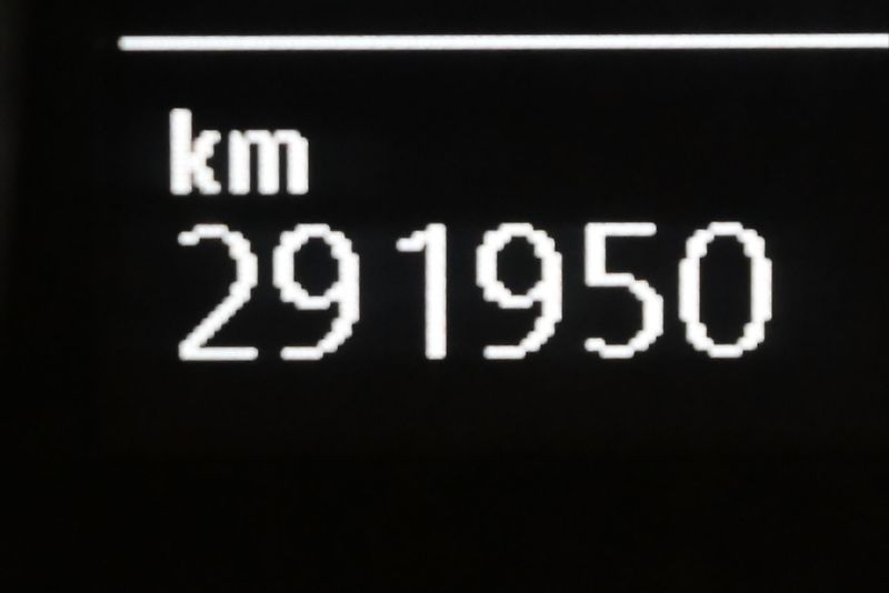 Volkswagen Touran 1,6 TDI 85kW Navi Senzory - fotka 17 z 30