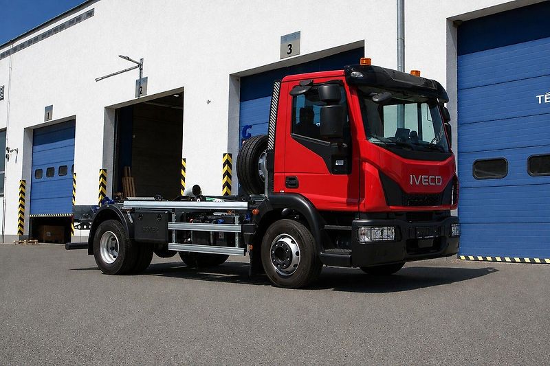 Iveco Eurocargo (2026) 120E22 natahovák, skladem - fotografie inzerátu