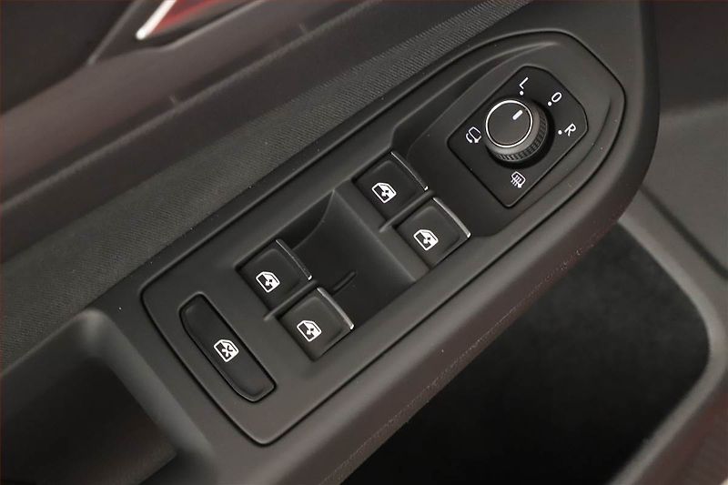 Volkswagen Golf (2021) Style 2.0 TDI - fotka 17 z 17