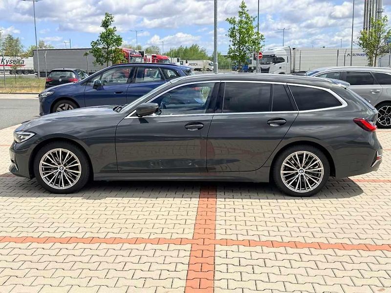 BMW Řada 3 (2021) 320d 2.0 xDrive AT Touring - fotka 2 z 18