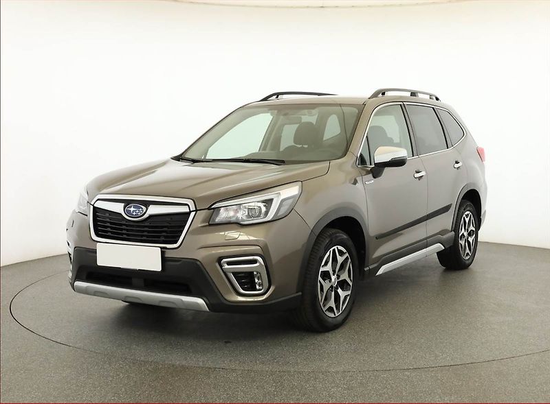 Subaru Forester (2020) 2.0 e-Boxer MHEV - fotka 2 z 19