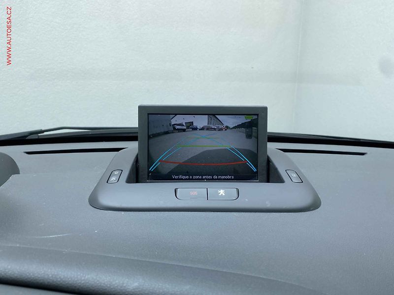 Peugeot 3008 (2014) 2.0 HDi, Allure, bixen, panor - fotka 17 z 17
