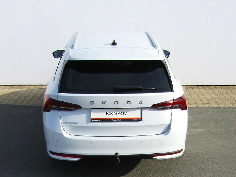 Škoda Octavia IV FL Combi Top Selection 2.0 - fotka 12 z 30