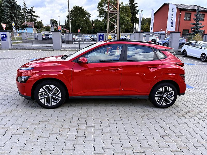 Hyundai Kona EV64kWh-150KW,  REZERVACE - fotka 4 z 38