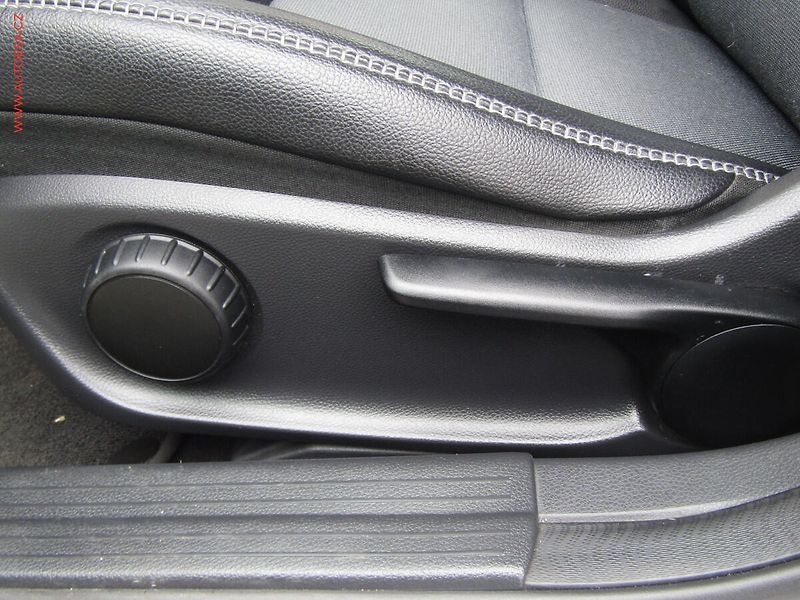 Mercedes-Benz GLA (2016) 2.2CDi 200d 4Mat, ČR, AT - fotka 11 z 19