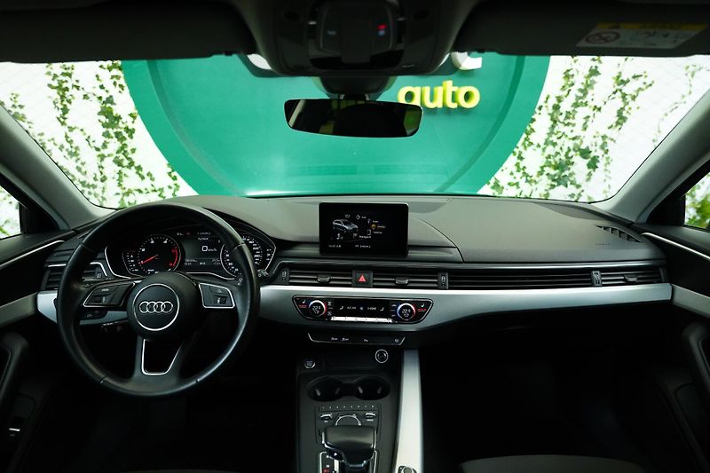 Audi A4 - fotka 5 z 26