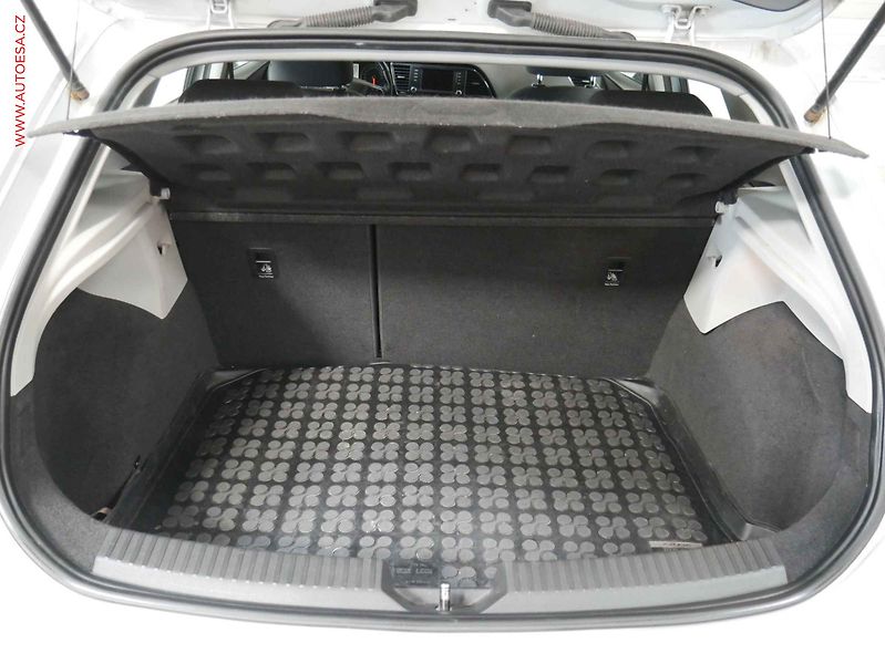 Seat Leon (2014) 2.0TDi, LED - fotka 7 z 23