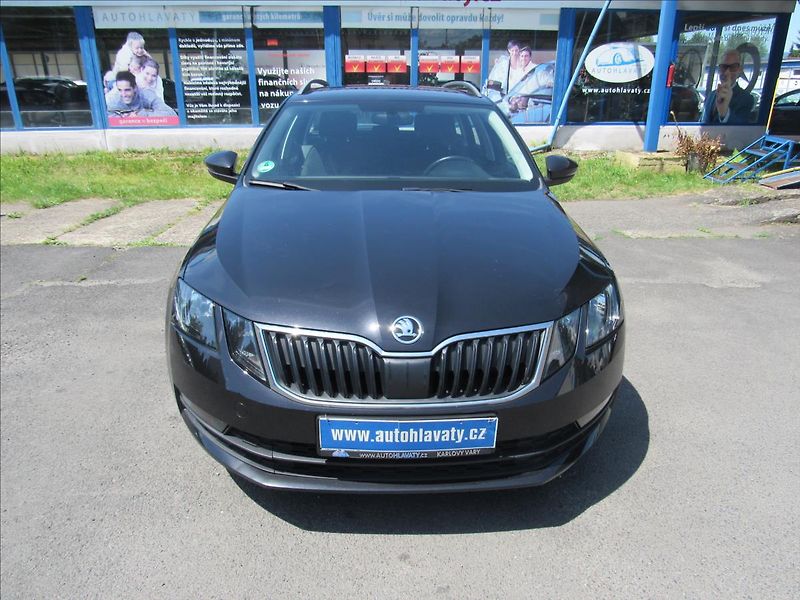 Škoda Octavia 1,6 TDi 85kW Style - fotka 2 z 29