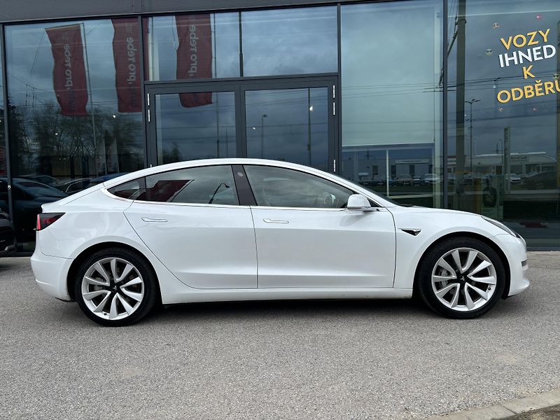 Tesla Model 3 Long Range AWD 75kWh DPH - fotka 3 z 17