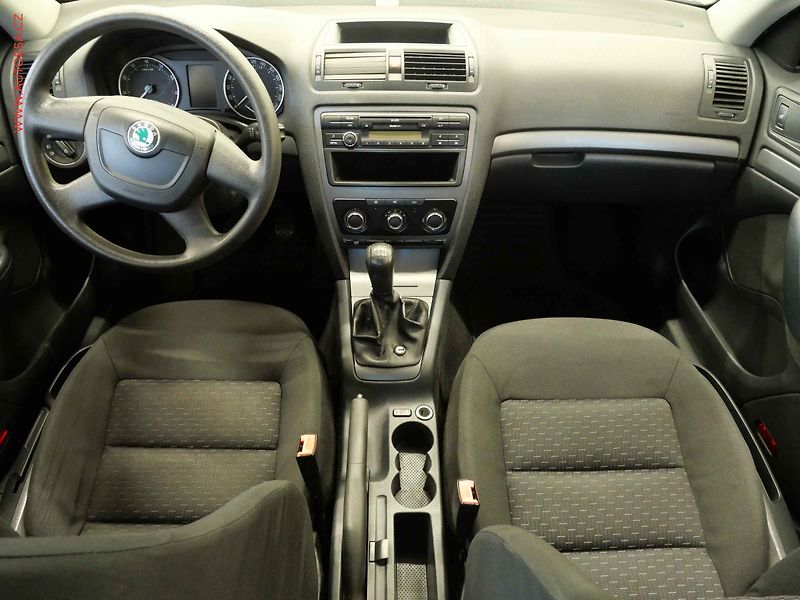 Škoda Octavia (2012) 1.4 TSI, 2.maj,ČR, AC, TZ - fotka 8 z 18