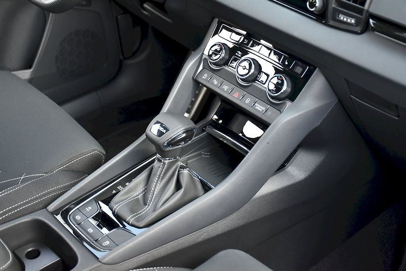 Škoda Karoq (2026) Sportline 1,5 TSI 110 kW 7° au - fotka 27 z 39