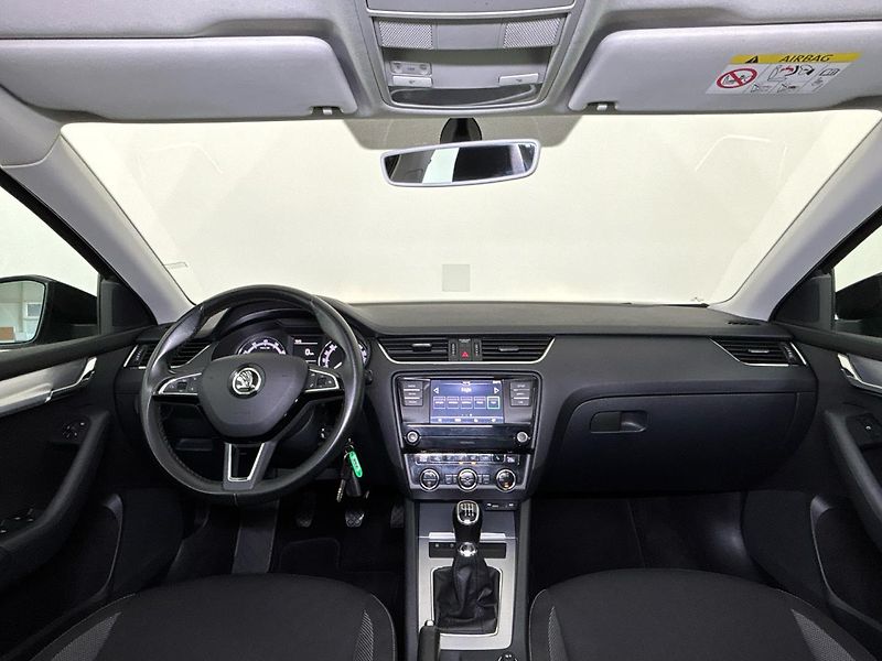 Škoda Octavia Ambition - fotka 5 z 28