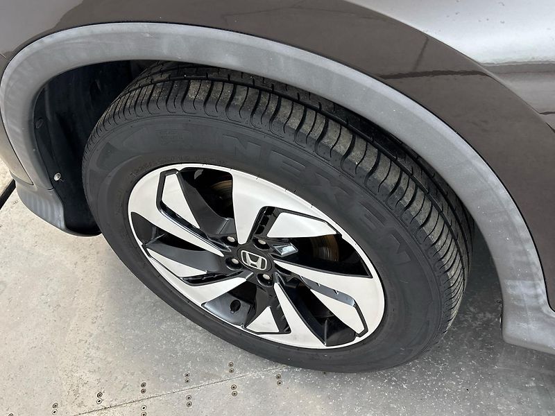Honda CR-V Executive 4WD - fotka 28 z 31