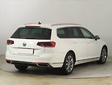 Volkswagen Passat (2020) 1.5 TSI, Automat, Kůže, Navi - náhled 4