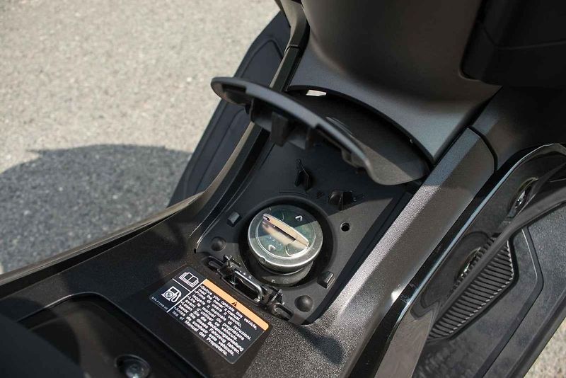 Designem se nový NMax přiblížil maxiskútrům z modelové řady Yamaha.