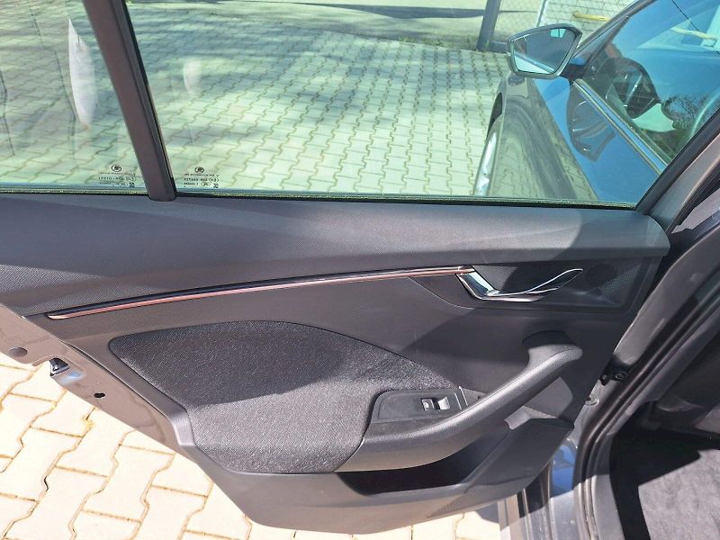 Škoda Kamiq (2025) 1.0 TSI / 85 kW / 7DSG / Top S - fotka 30 z 32