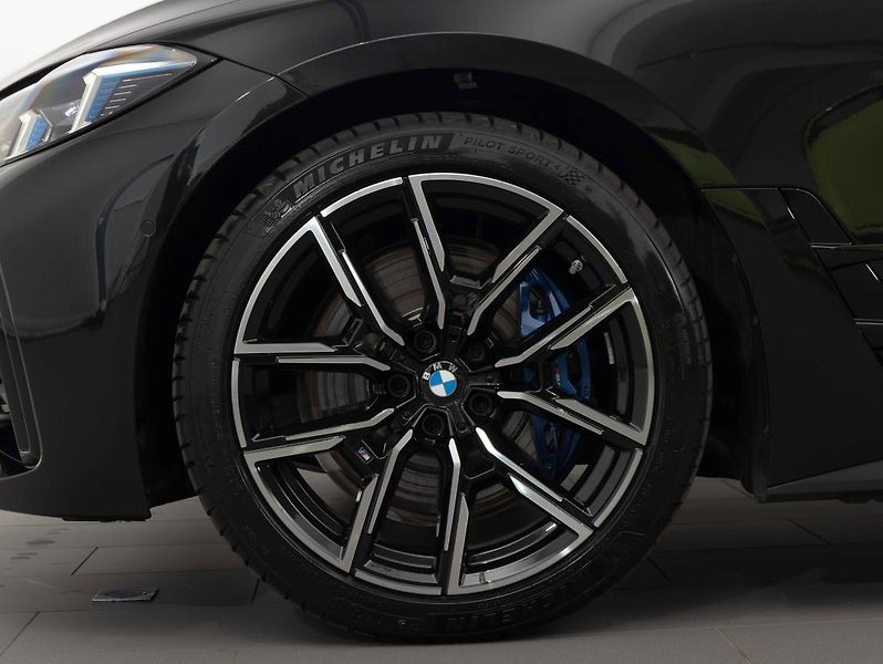 BMW Řada 4 M440i xDrive Gran Coupé - fotka 6 z 22