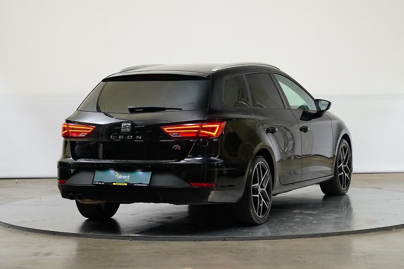 Seat Leon - fotka 2 z 26