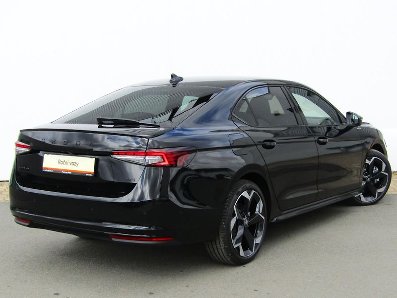 Škoda Superb (2026) Sportline 2.0 TDI 142 kW DSG 4 - fotka 2 z 30