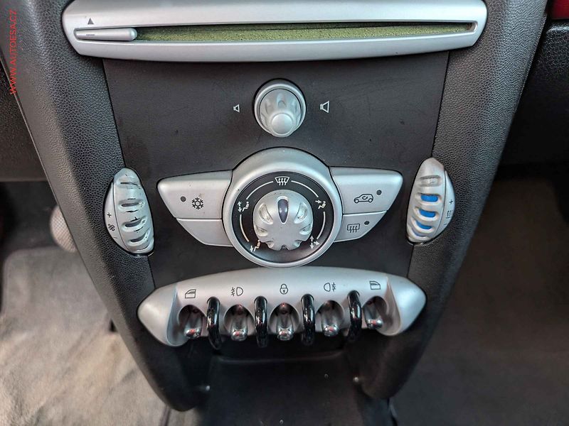 Mini Cooper (2007) 1.6 D, AC, tempo - fotka 13 z 13