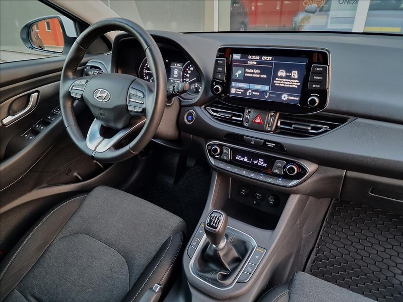 Hyundai i30 1.0 T-Gdi Family Smart Kombi - fotka 33 z 50