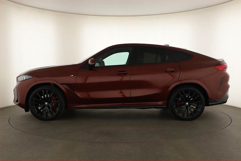 BMW X6 (2025) xDrive30d, M PAKET, VZDUCH - fotka 3 z 20