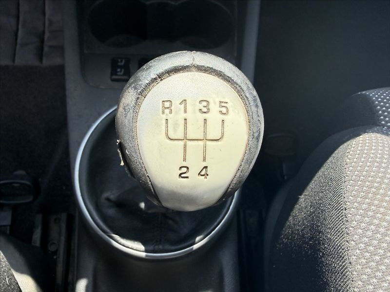 Škoda Fabia 1,4 i 16v Klima, po STK - fotka 17 z 28