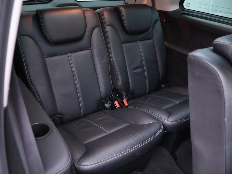Mercedes-Benz GL 350 3,0 155kW 4Matic 7.míst - fotka 15 z 41