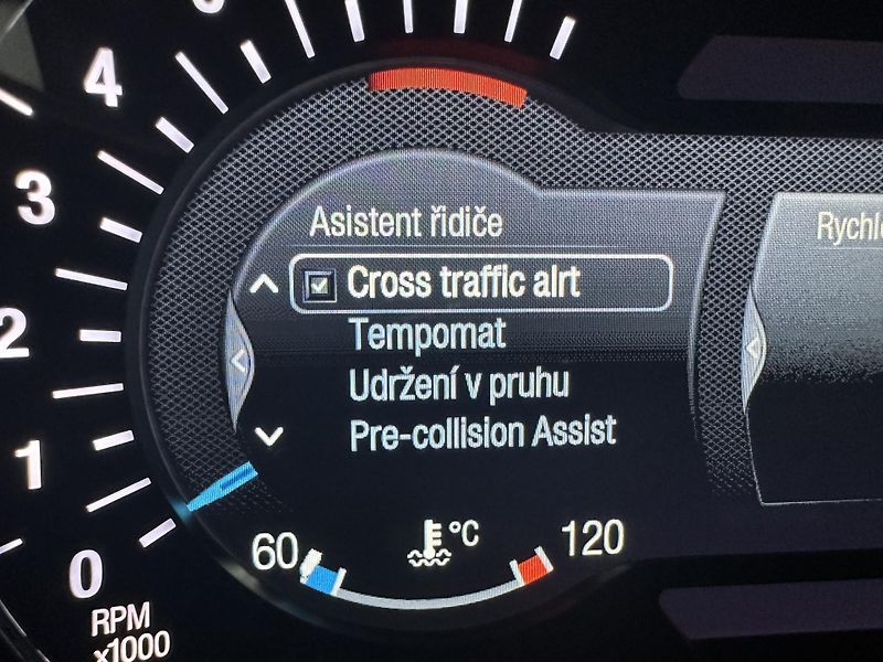 Ford Galaxy Titanium 2.5i HEV 190k aut. - fotka 19 z 33