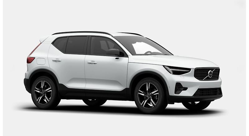 Volvo XC40 (2026) B3 PLUS DARK AUT - fotka 7 z 12