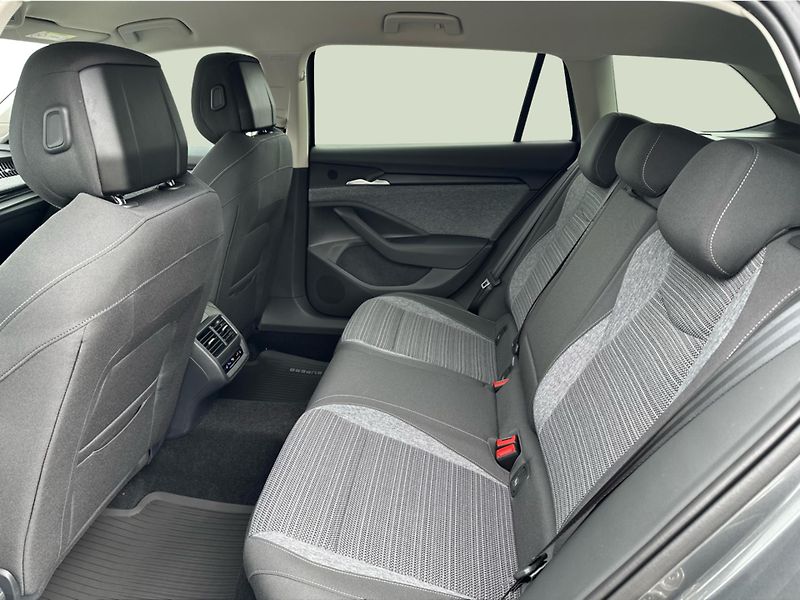 Škoda Superb (2026) 2,0 TDI 110 kW 7-stup. automat - fotka 11 z 24
