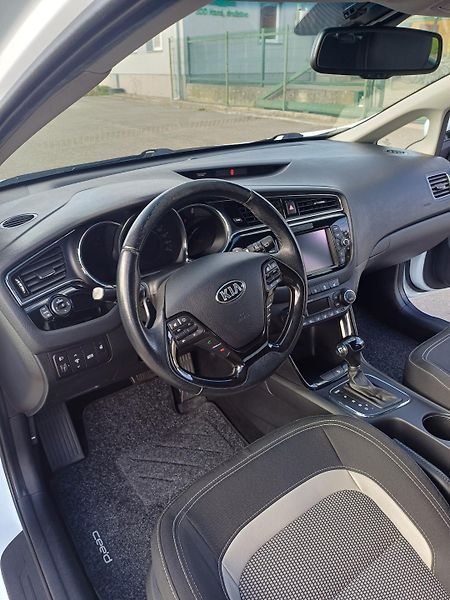 Kia Ceed (2015) - fotka 14 z 20