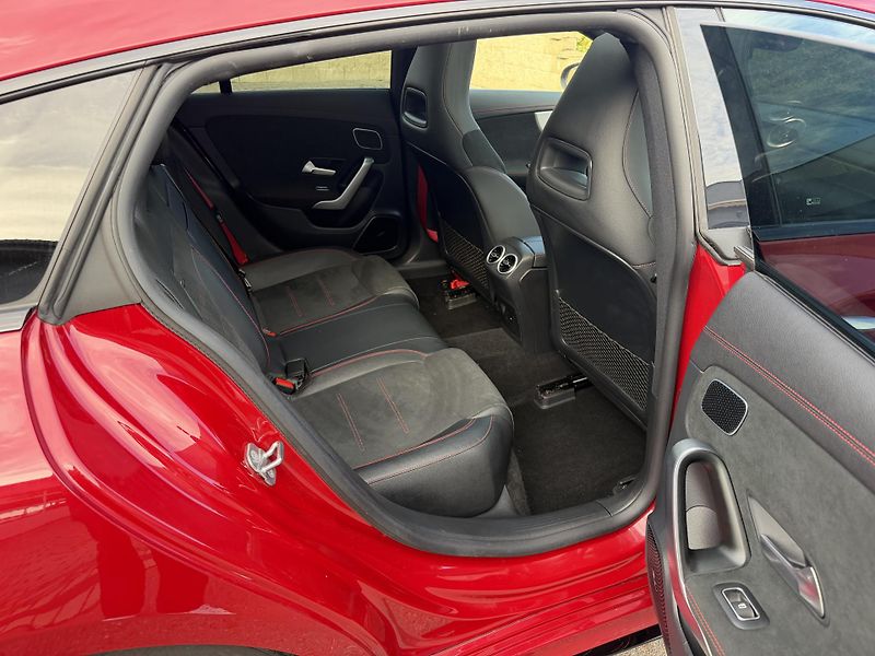 Mercedes-Benz CLA AMG CLA 35 225kW automat kůže  - fotka 21 z 23