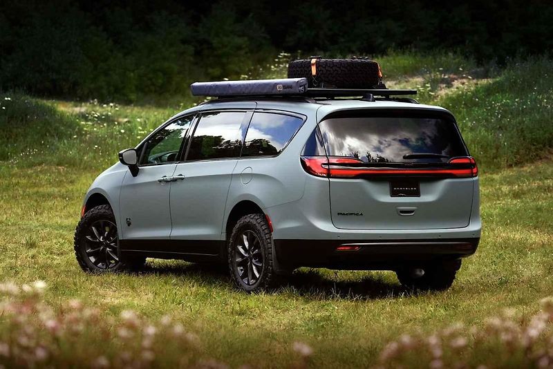 Chrysler Pacifica Grizzly Peak