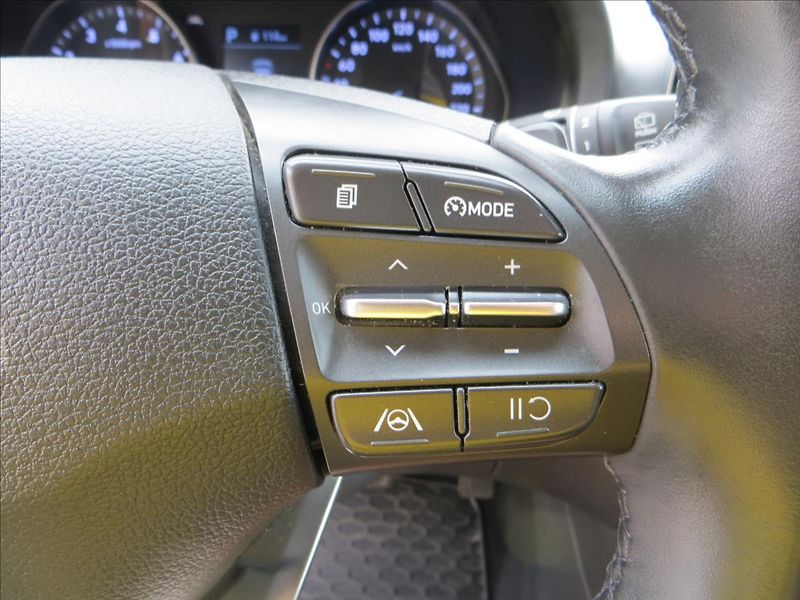 Hyundai i30 1,0 T-GDI DCT Comfort ČR - fotka 19 z 23