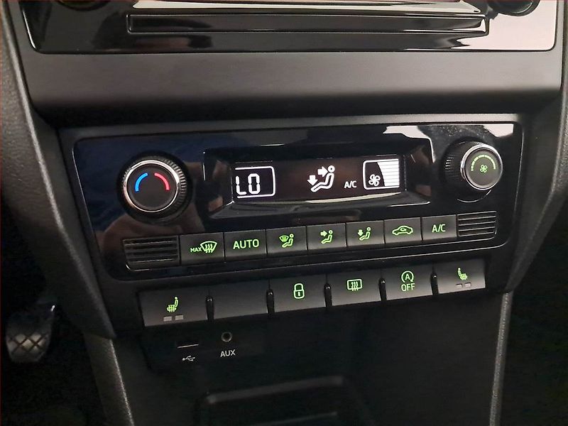 Škoda Rapid (2017) Style 1.0 TSI, Serv.kniha - fotka 20 z 23