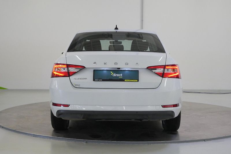 Škoda Superb - fotka 6 z 27