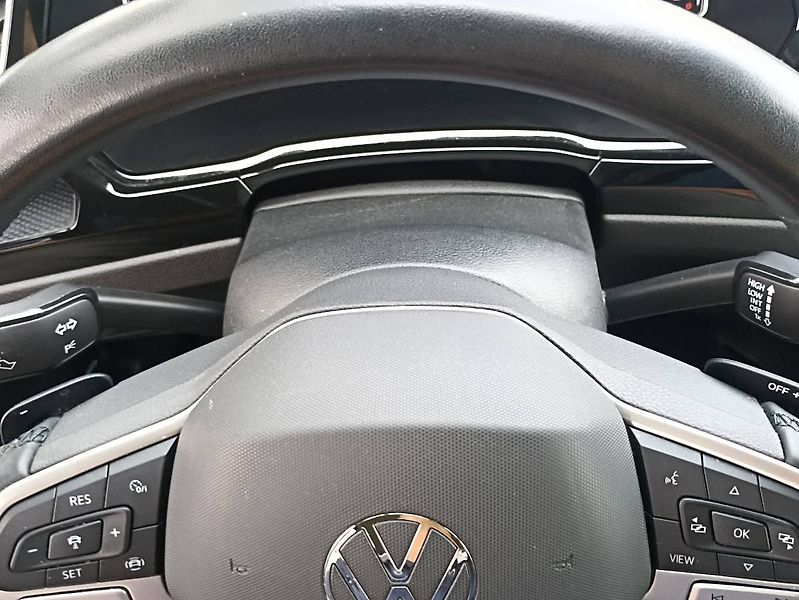 Volkswagen Touran (2023) 2.0 TDI DSG Highline Webasto - fotka 14 z 35