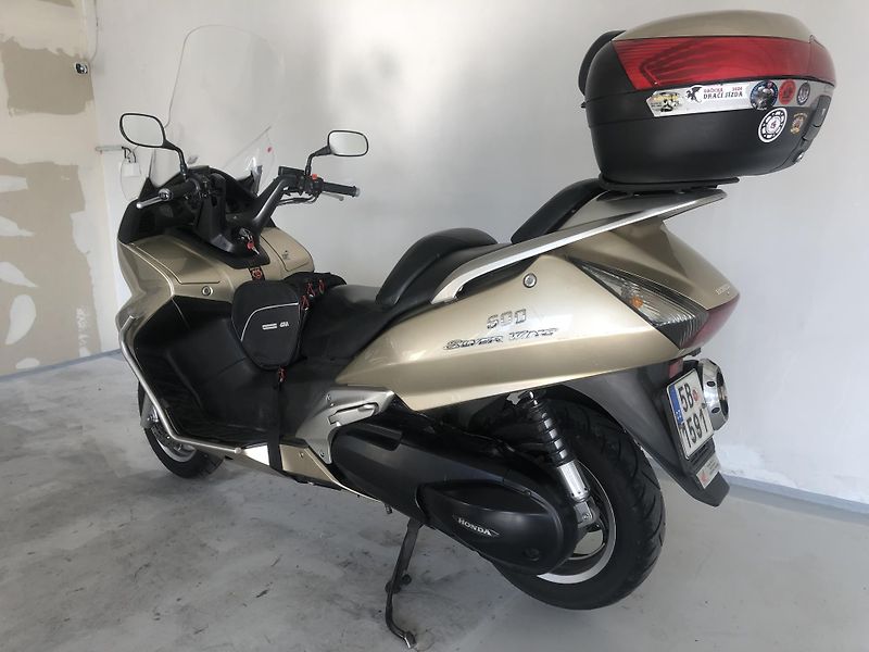 Honda FJS 600 Silver Wing - fotka 6 z 19