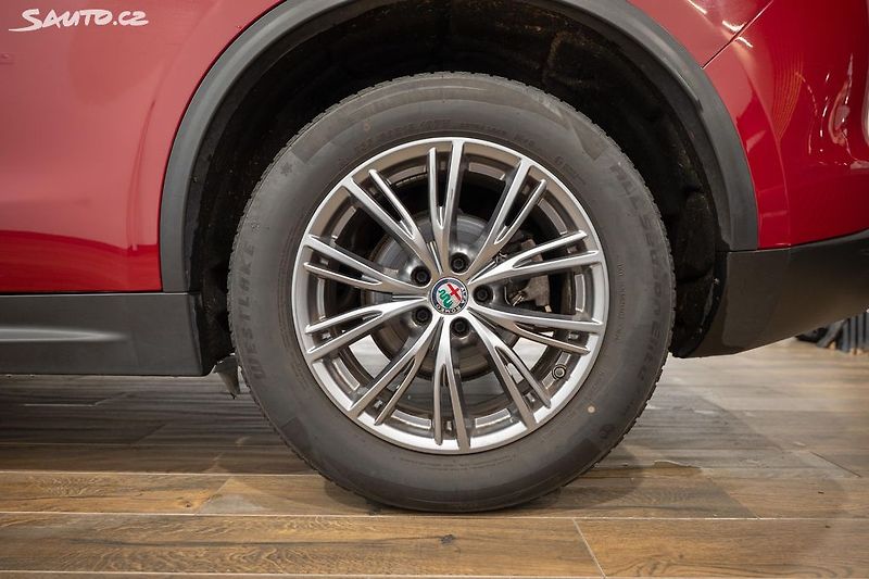 Alfa Romeo Stelvio Q4 2.2 JTD 154 kW - fotka 33 z 36