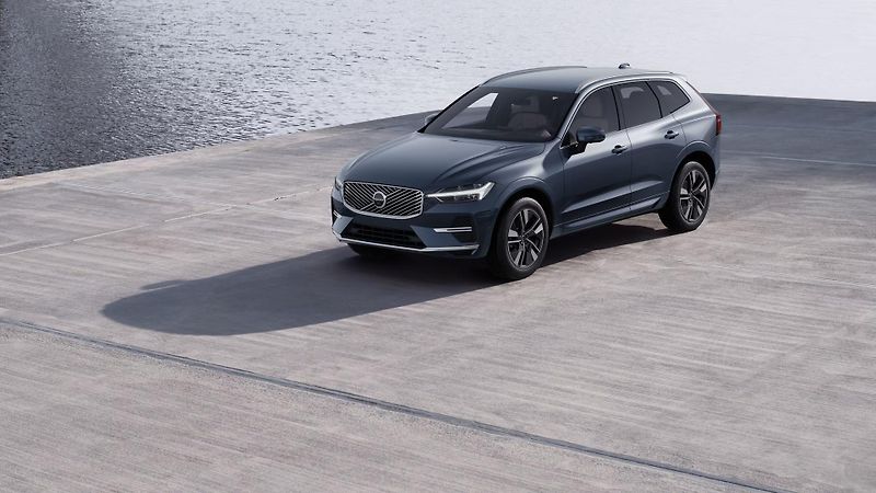 Volvo XC60 (2026) B5 AWD AUT BRIGHT PLUS  - fotka 2 z 12