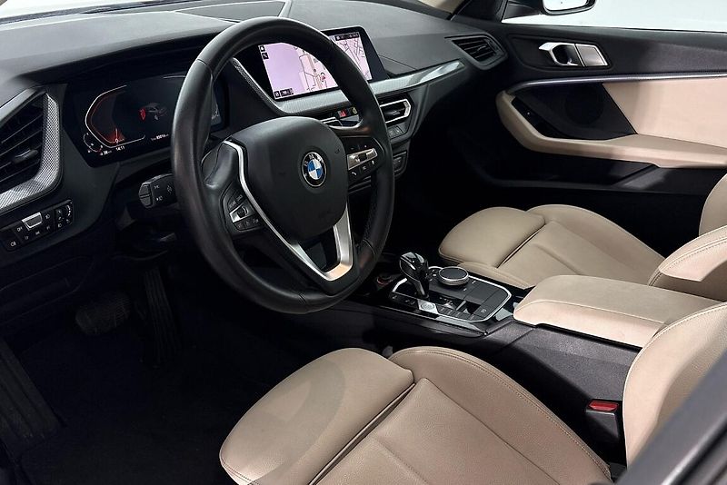 BMW Řada 2 218i - fotka 6 z 21