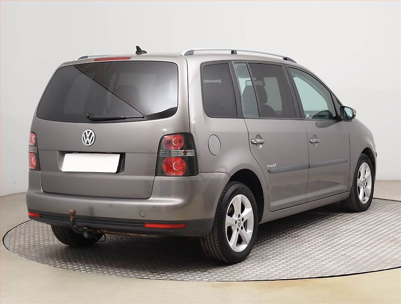 Volkswagen Touran (2009) 2.0 TDI, nová STK, Tažné - fotka 5 z 18