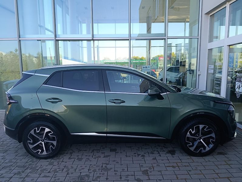 Kia Sportage (2022) 1.6 T-GDi 110Kw Top 4x4 ČR 1. - fotka 8 z 17