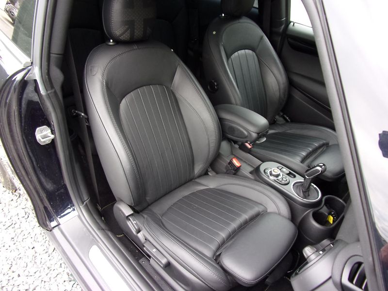 Mini Ostatní (2021) COOPER SE 32kWh 135kW PANORAMA - fotka 25 z 25