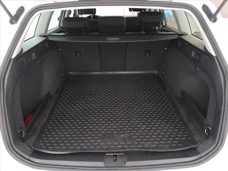 Volkswagen Passat (2020) Business 1.5 TSI, ČR,1.maj - fotka 13 z 18