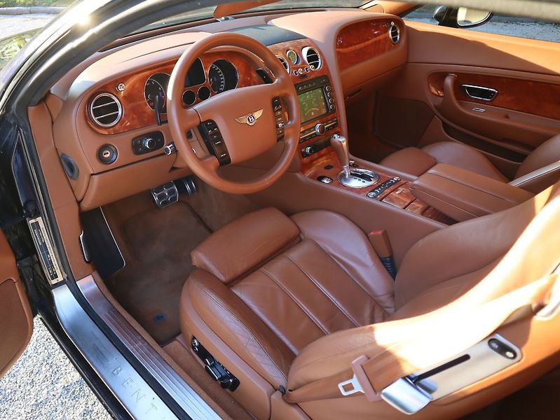 Bentley Continental GT (2004) - fotka 38 z 42