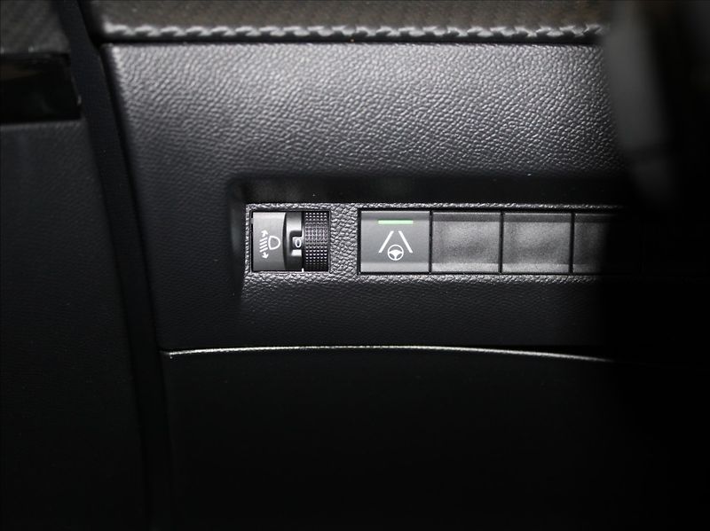 Peugeot 2008 1,2 PT 96kW AT Výprodej! - fotka 21 z 26