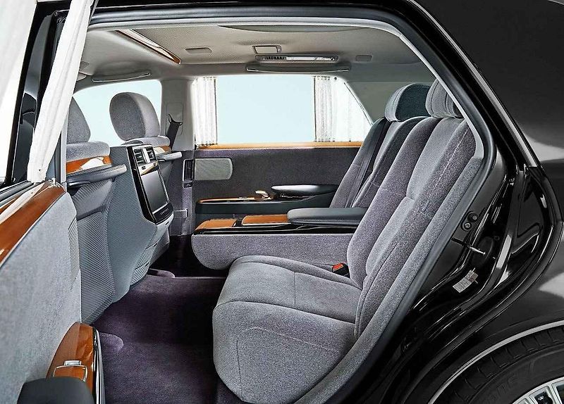 Toyota Century.