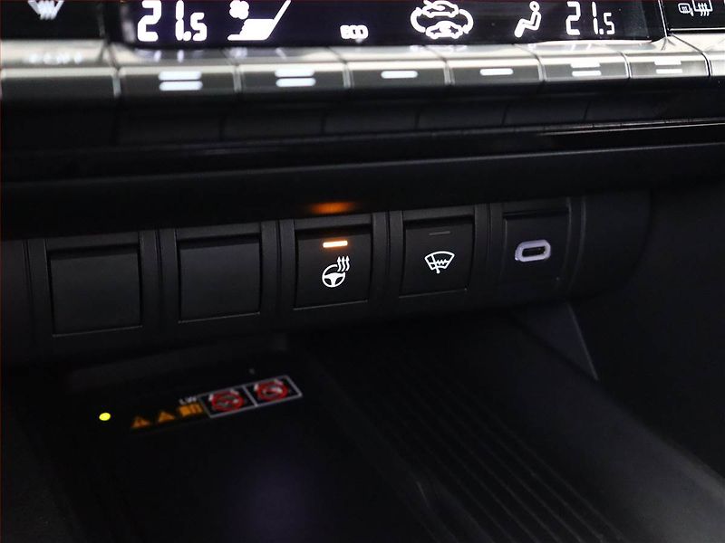 Toyota C-HR (2024) 1.8 Hybrid - fotka 18 z 21